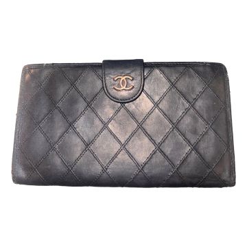 Chanel Vintage Interlocking CC Black Lambskin Quilted Wallet with Coin Compartment